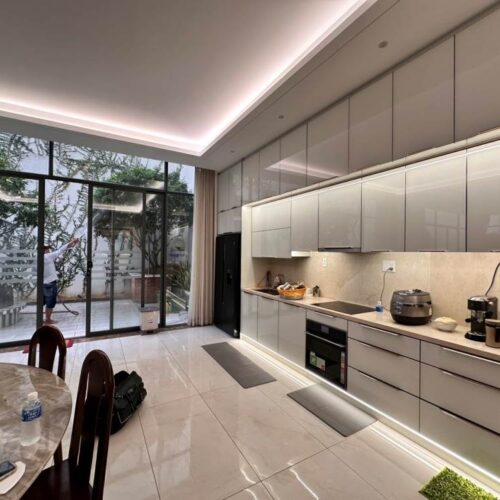 Tủ Bếp Nhôm Cánh Kính