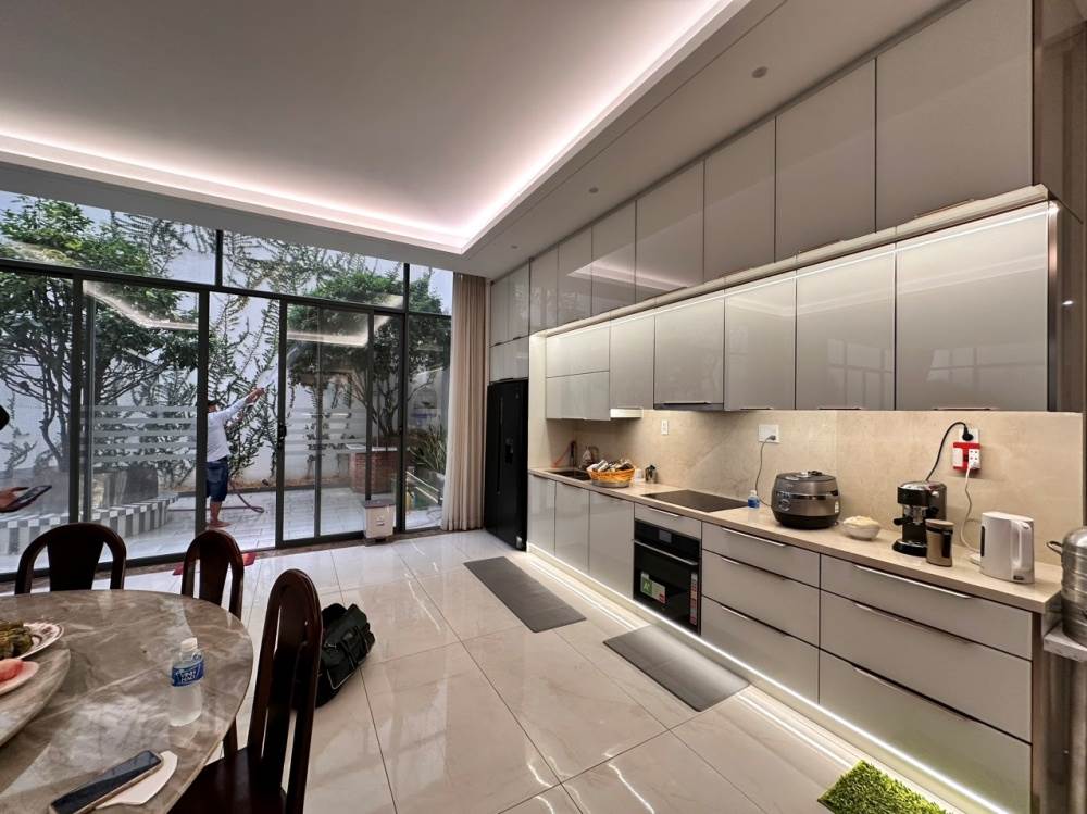 Tủ Bếp Nhôm Cánh Kính