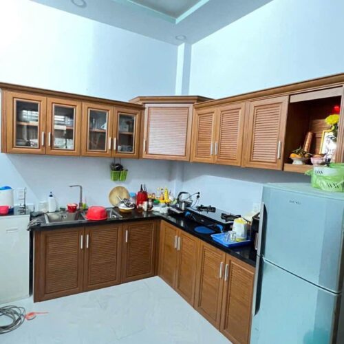 Tủ Bếp Nhôm Vân Gỗ Queen Việt