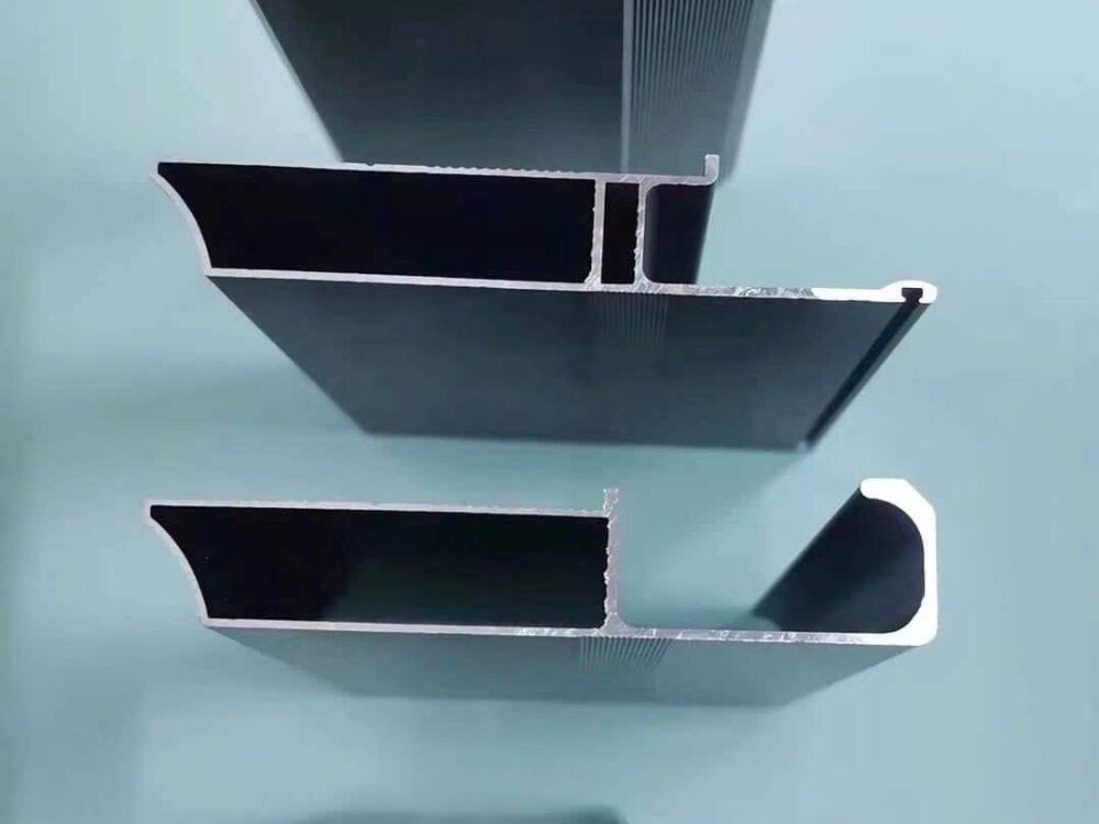 Hệ Nhôm Tay Nắm C