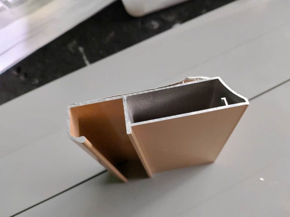 Hệ Nhôm Tay Nắm C